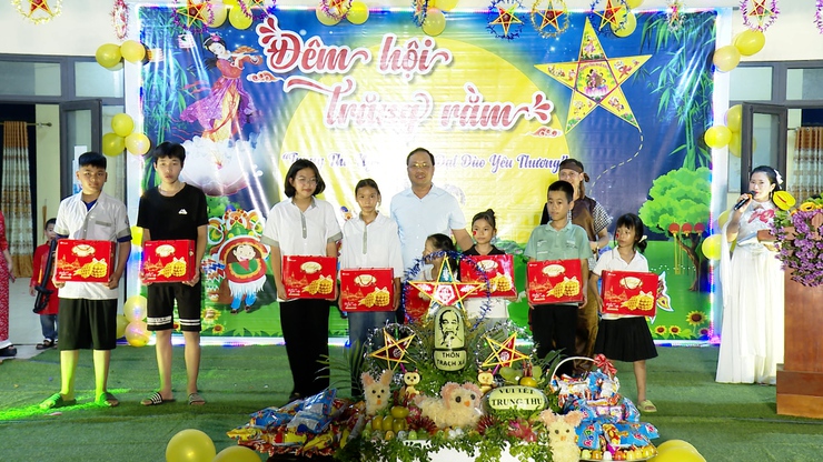 Ứng Hoà tổ chức Tết Trung thu năm 2025 vui tươi, an toàn và ý nghĩa cho trẻ em- Ảnh 1.