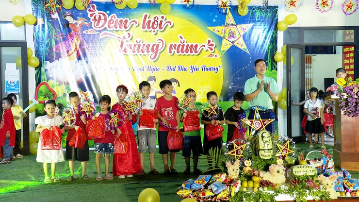 Ứng Hoà tổ chức Tết Trung thu năm 2025 vui tươi, an toàn và ý nghĩa cho trẻ em- Ảnh 14.