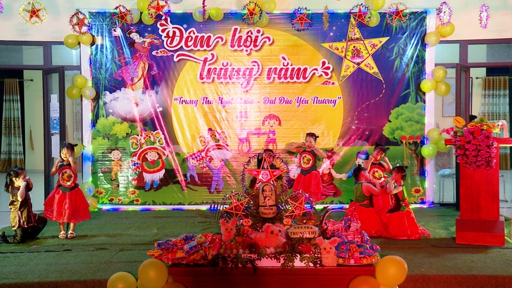 Ứng Hoà tổ chức Tết Trung thu năm 2025 vui tươi, an toàn và ý nghĩa cho trẻ em- Ảnh 16.