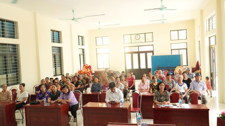 Khai giảng lớp đào tạo nghề và giải quyết việc làm tại thôn Phù Bật và Thôn Cổ Hoàng- Ảnh 1.