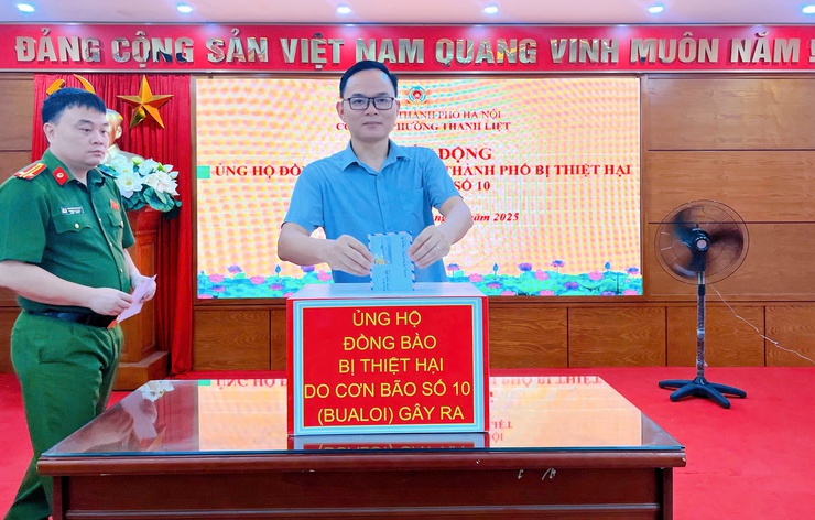 Công an phường Thanh Liệt phát động ủng hộ đồng bào bị thiệt hại do bão số 10: Lan tỏa nghĩa tình, tiếp sức nhân dân vượt qua thiên tai- Ảnh 8.