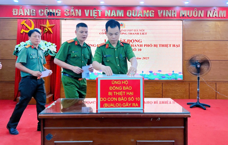 Công an phường Thanh Liệt phát động ủng hộ đồng bào bị thiệt hại do bão số 10: Lan tỏa nghĩa tình, tiếp sức nhân dân vượt qua thiên tai- Ảnh 13.
