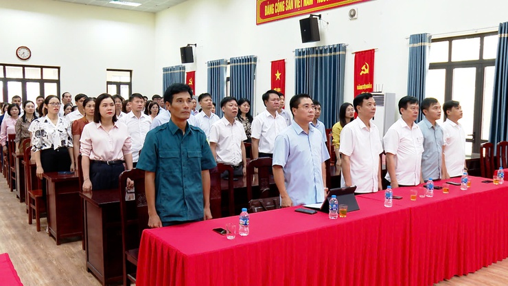 ỨNG HOÀ TỔ CHỨC CHÀO CỜ VÀ SINH HOẠT DƯỚI CỜ THÁNG 10.2025- Ảnh 1.