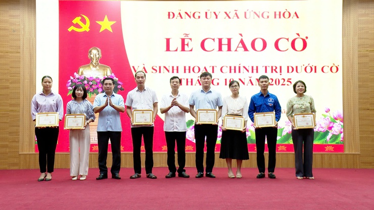 ỨNG HOÀ TỔ CHỨC CHÀO CỜ VÀ SINH HOẠT DƯỚI CỜ THÁNG 10.2025- Ảnh 3.