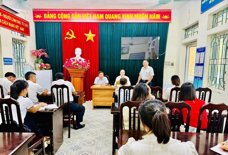 Ban Thường vụ Đảng ủy xã Phúc Thọ thành lập các Đoàn công tác dự sinh hoạt chi bộ tháng 10/2025 đối với chi bộ trực thuộc- Ảnh 3.