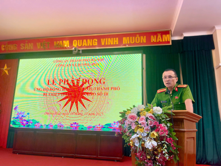 CÔNG AN XÃ DƯƠNG HÒA TỔ CHỨC LỄ PHÁT ĐỘNG ỦNG HỘ ĐỒNG BÀO CÁC TỈNH, THÀNH PHỐ BỊ THIỆT HẠI DO CƠN BÃO SỐ 10 NĂM 2025- Ảnh 1.