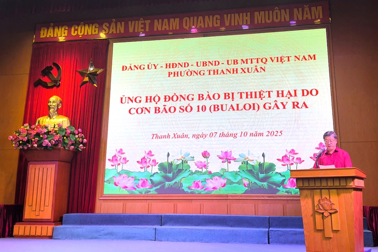 Phường Thanh Xuân phát động ủng hộ đồng bào bị ảnh hưởng bởi cơn bão số 10 - Ảnh 1.