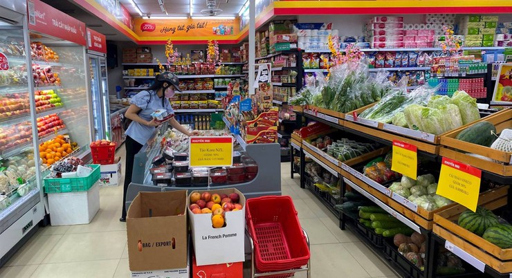 Quảng Bị triển khai ứng phó khẩn cấp cơn bão số 11 Matmo, đảm bảo nguồn cung hàng hoá thiết yếu bình ổn thị trường mùa mưa bão và giai đoạn cuối năm 2025- Ảnh 1.