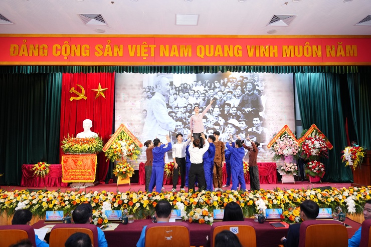 Phường Việt Hưng tổ chức thành công Đại hội Công đoàn lần thứ I, nhiệm kỳ 2025-2030- Ảnh 9.