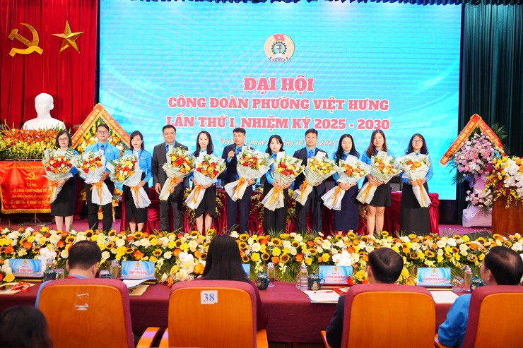 Phường Việt Hưng tổ chức thành công Đại hội Công đoàn lần thứ I, nhiệm kỳ 2025-2030- Ảnh 6.