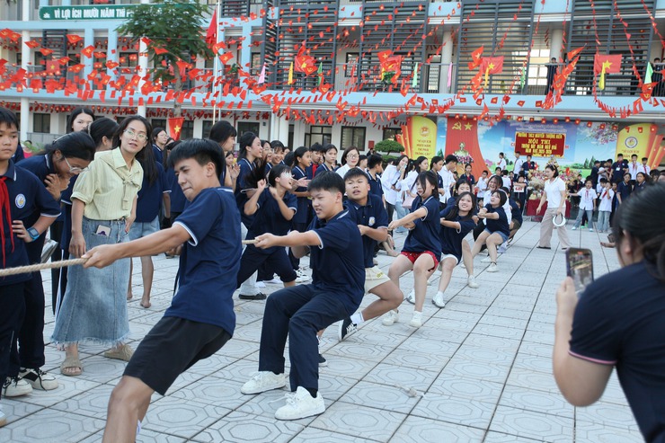 Trường THCS Nguyễn Thượng Hiền tổ chức trung thu yêu thương 2025- Ảnh 4.