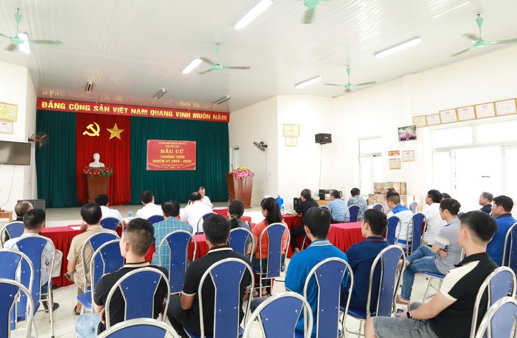 Đồng chí Bí thư Đảng ủy dự sinh hoạt tại chi bộ thôn Đức Thịnh- Ảnh 1.