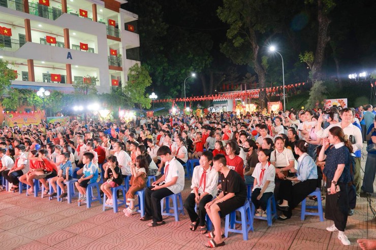 PHƯỜNG VĨNH HƯNG TƯNG BỪNG TỔ CHỨC “ĐÊM HỘI TRĂNG RẰM 2025- Ảnh 3.