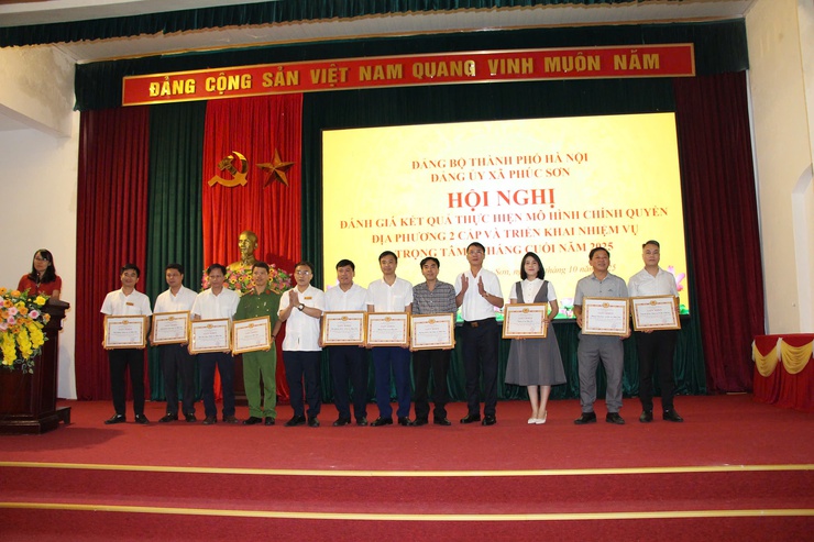 ĐẢNG ỦY XÃ PHÚC SƠN TỔ CHỨC HỘI NGHỊ BAN CHẤP HÀNH MỞ RỘNG ĐÁNH GIÁ KẾT QUẢ THỰC HIỆN MÔ HÌNH CHÍNH QUYỀN ĐỊA PHƯƠNG HAI CẤPVÀ TRIỂN KHAI NHIỆM VỤ QUÝ IV NĂM 2025- Ảnh 2.