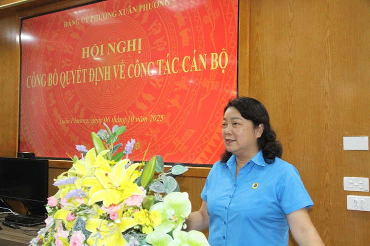 Đảng ủy phường Xuân Phương tổ chức Hội nghị công bố Quyết định thành lập Công đoàn, UBKT, các chức danh cán bộ Công đoàn Phường 
- Ảnh 7.