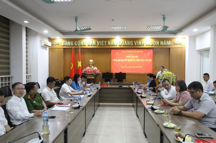 Đảng ủy phường Xuân Phương tổ chức Hội nghị công bố Quyết định thành lập Công đoàn, UBKT, các chức danh cán bộ Công đoàn Phường 
- Ảnh 9.