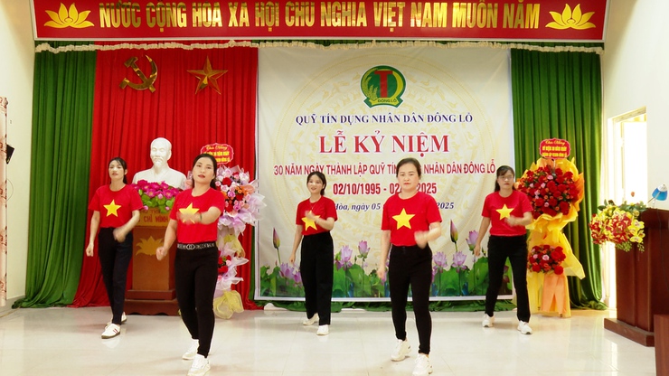 QUỸ TÍN DỤNG NHÂN DÂN ĐÔNG LỖ: 30 NĂM XÂY DỰNG, ĐỒNG HÀNH, KHẲNG ĐỊNH NIỀM TIN.- Ảnh 3.