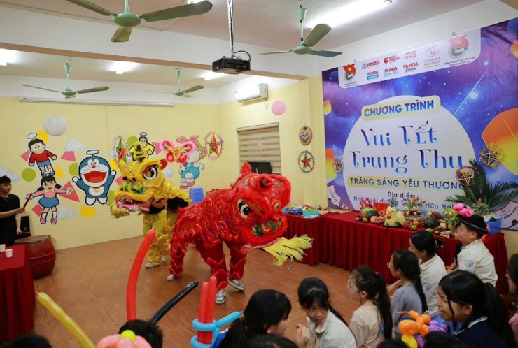 Trung thu ý nghĩa cùng các em thanh thiếu niên tại Nhà nuôi dưỡng trẻ em Hữu nghị Đống Đa- Ảnh 1.