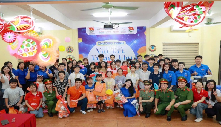 Trung thu ý nghĩa cùng các em thanh thiếu niên tại Nhà nuôi dưỡng trẻ em Hữu nghị Đống Đa- Ảnh 3.