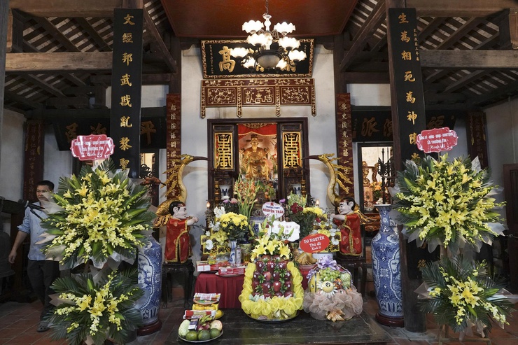 Xã Thường Tín dâng hương tưởng nhớ Anh hùng dân tộc, Danh nhân văn hóa Nguyễn Trãi - Ảnh 1.