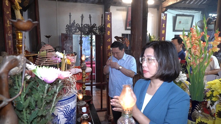 Xã Thường Tín dâng hương tưởng nhớ Anh hùng dân tộc, Danh nhân văn hóa Nguyễn Trãi - Ảnh 6.