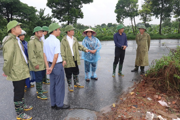 Lãnh đạo xã Thuận An kiểm tra hệ thống tiêu thoát nước phục vụ sản xuất trên địa bàn- Ảnh 5.