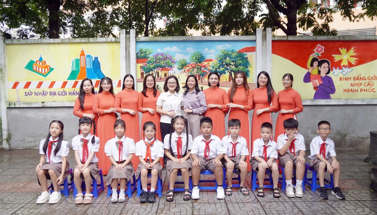 Rực rỡ các mô hình "Sáng - Xanh - Sạch - Đẹp" tại tổ dân phố số 11 phường Long Biên- Ảnh 9.