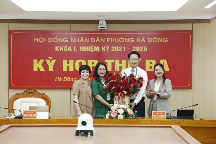 Kỳ họp thứ Ba HĐND phường Hà Đông khóa I, nhiệm kỳ 2021- 2026- Ảnh 4.