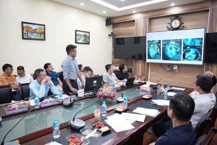Chuyên gia tim mạch hội tụ tại Hà Nội bàn giải pháp thay van động mạch phổi ở trẻ em- Ảnh 2.