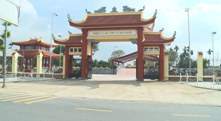 Lễ dâng hương tưởng niệm các anh hùng Liệt sĩ tại Nghĩa trang liệt sĩ Sen Chiểu- Ảnh 2.