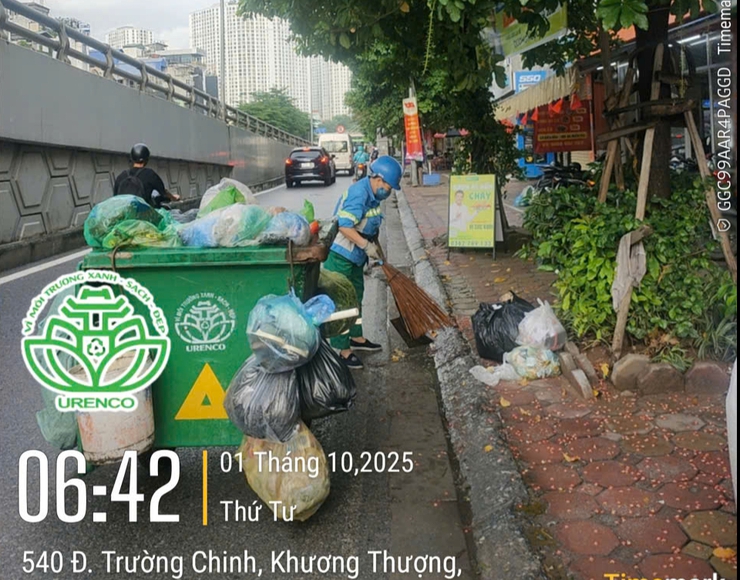 Công ty TNHH MTV Môi trường Đô thị Hà Nội, Chi nhánh Đống Đa thần tốc ra quân dọn dẹp vệ sinh môi trường sau bão- Ảnh 1.