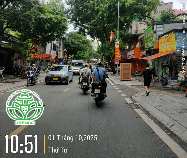 Công ty TNHH MTV Môi trường Đô thị Hà Nội, Chi nhánh Đống Đa thần tốc ra quân dọn dẹp vệ sinh môi trường sau bão- Ảnh 11.