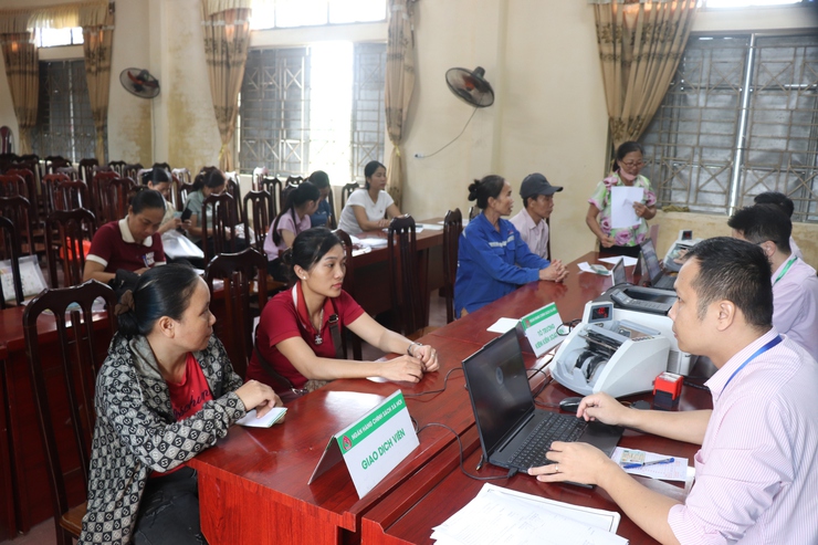 Phòng giao dịch Ngân hàng CSXH Phú Xuyên giúp nhiều người dân nâng cao đời sống- Ảnh 1.