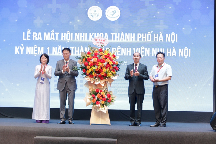 Ra mắt Hội Nhi khoa thành phố Hà Nội và kỷ niệm 1 năm thành lập Bệnh viện Nhi Hà Nội- Ảnh 6.