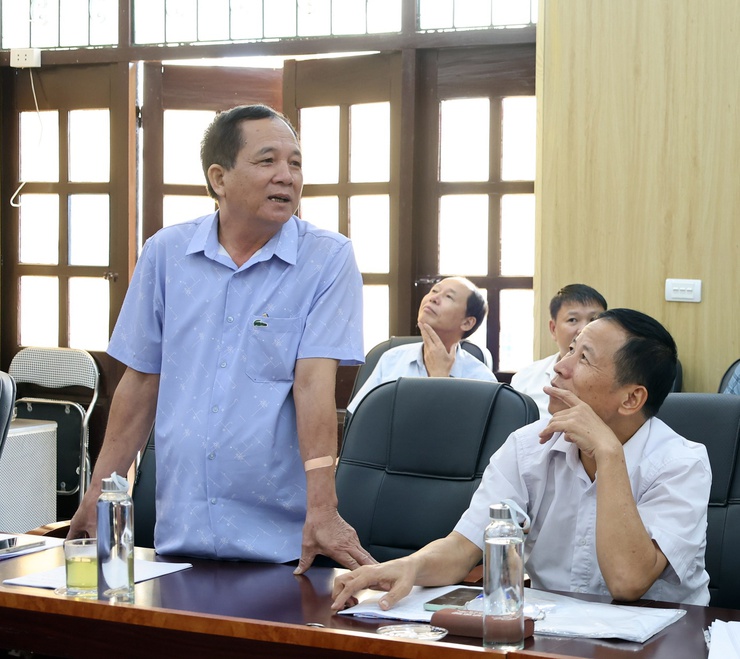 Xã Xuân Mai tổ chức hội nghị công bố quyết định ngày bầu cử, triển khai kế hoạch và hướng dẫn công tác bầu cử Trưởng thôn, nhiệm kỳ 2025 - 2028- Ảnh 5.