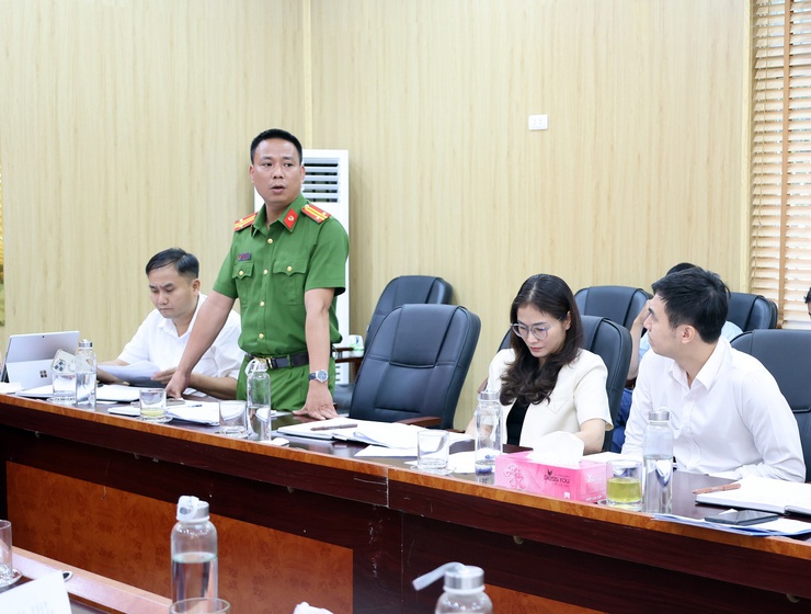 Xã Xuân Mai tổ chức hội nghị công bố quyết định ngày bầu cử, triển khai kế hoạch và hướng dẫn công tác bầu cử Trưởng thôn, nhiệm kỳ 2025 - 2028- Ảnh 8.