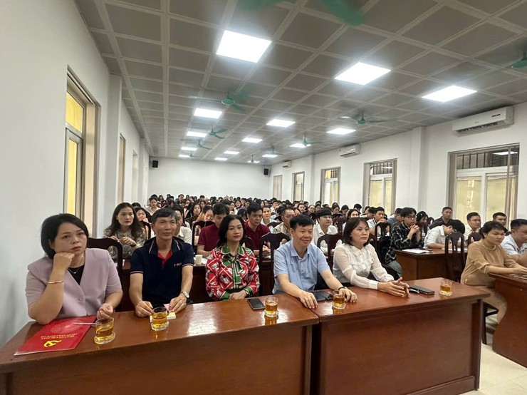 Phường Nghĩa Đô phối hợp tổ chức khai mạc lớp bồi dưỡng nhận thức về Đảng- Ảnh 1.