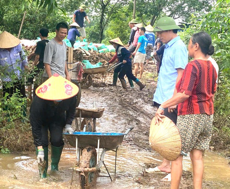 NƯỚC SÔNG CÀ LỒ TIẾP TỤC DÂNG CAO, MỘT SỐ CẢNH BÁO CHO NHÂN DÂN TRONG VÙNG NGẬP LỤT- Ảnh 2.