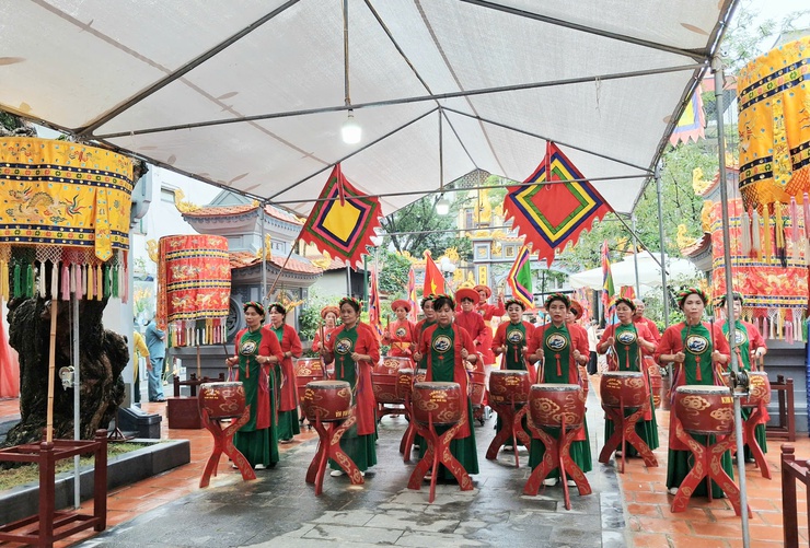 Lễ kỷ niệm 823 năm ngày hóa Đức Thánh Bà Ngọc Nương công chúa tại đền Đống Nước- Ảnh 2.