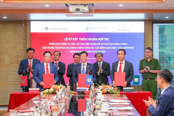 Người dân Thủ đô có thể thực hiện 8 nhóm thủ tục thiết yếu tại các phòng giao dịch của ngân hàng Agribank- Ảnh 4.