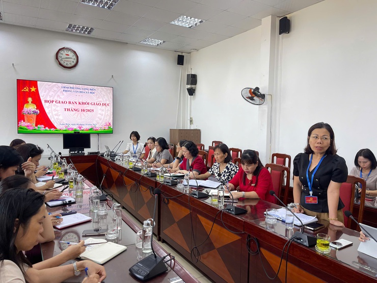 UBND phường Long Biên tổ chức họp giao ban khối giáo dục tháng 10/2025- Ảnh 3.