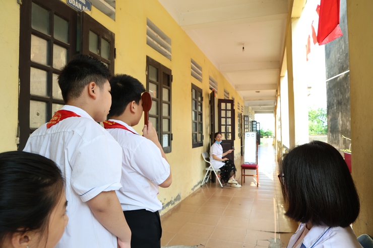 Trạm Y tế xã Phú Nghĩa tổ chức khám sức khỏe cho học sinh các trường học trên địa bàn xã- Ảnh 3.