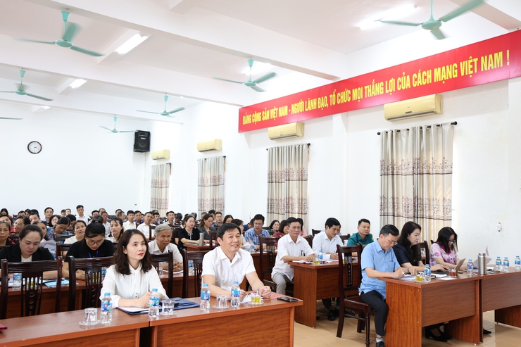 Đảng ủy xã Phú Nghĩa tổ chức Hội nghị quán triệt, triển khai Chỉ thị số 50-CT/TW ngày 23/7/2025 của Ban Bí thư Trung ương Đảng và Chỉ thị số 46-CT/TW ngày 16/5/2025 của Bộ Chính trị- Ảnh 2.
