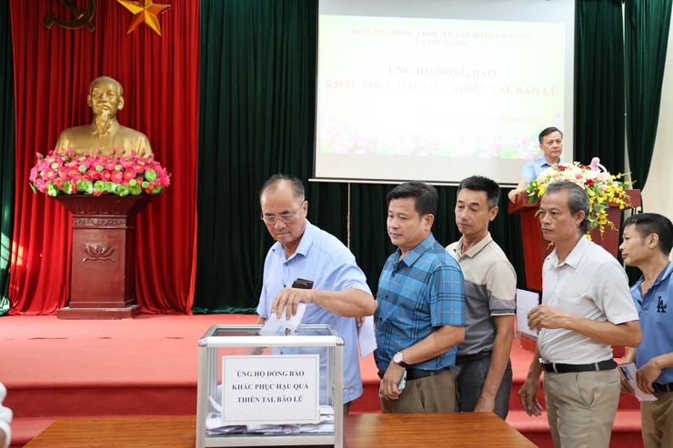 Ủy ban Mặt trận Tổ quốc Việt Nam xã Phú Nghĩa phát động ủng hộ đồng bào vùng bị thiệt hại do cơn bão 10 (Bualoi) gây ra- Ảnh 5.