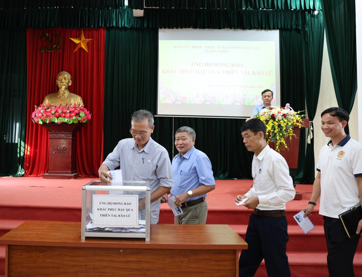 Ủy ban Mặt trận Tổ quốc Việt Nam xã Phú Nghĩa phát động ủng hộ đồng bào vùng bị thiệt hại do cơn bão 10 (Bualoi) gây ra- Ảnh 6.