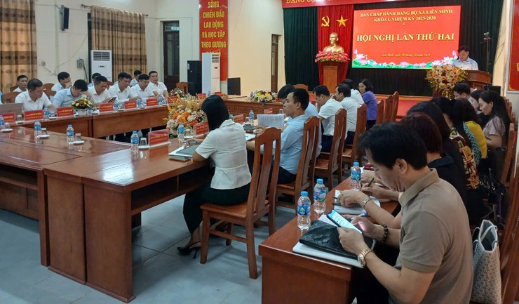 Hội nghị Ban chấp hành Đảng bộ xã lần thứ 2, nhiệm kỳ 2025 - 2030- Ảnh 1.
