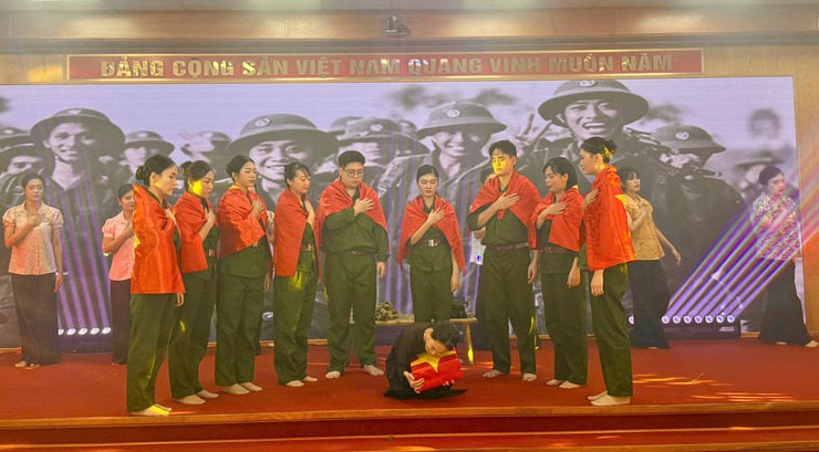 BVĐK Hà Đông tổ chức Hội thi Văn nghệ chào mừng kỷ niệm 115 năm thành lập bệnh viện và 95 năm ngày Phụ nữ Việt Nam- Ảnh 1.