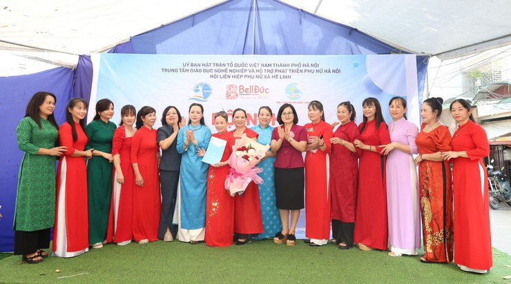 Hội LHPN xã Mê Linh ra mắt CLB "Phụ nữ Mê Linh khởi nghiệp xanh"- Ảnh 1.