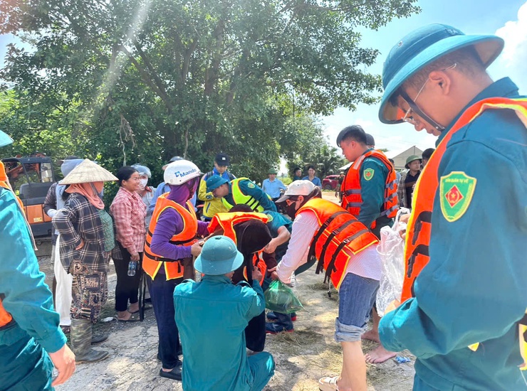 Thư Lâm chủ động ứng phó, bảo đảm an toàn tuyệt đối cho nhân dân trong mưa lũ- Ảnh 17.