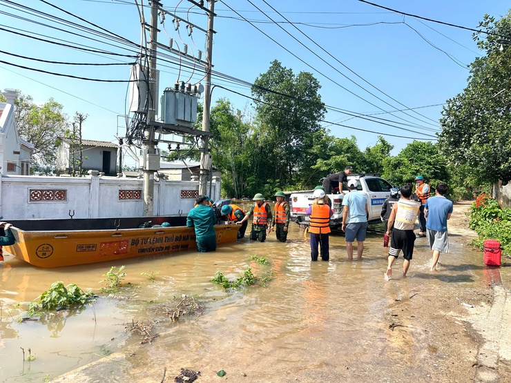 Thư Lâm chủ động ứng phó, bảo đảm an toàn tuyệt đối cho nhân dân trong mưa lũ- Ảnh 4.
